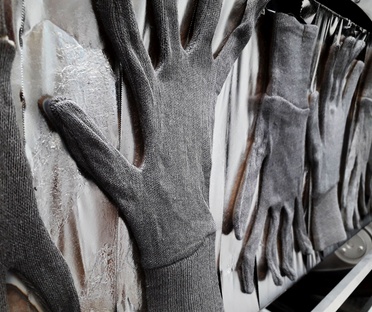 Safe Glove